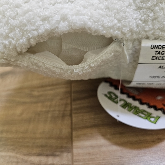 Snoopy Sherpa pillow, embroidered design, removable cover - Picture 5 of 6